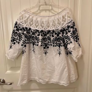 Boho embroidered blouse with lace neck off or on shoulder Size L **3 FOR 20!**
